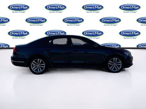 Used 2019 Volkswagen Passat 2.0T Wolfsburg image 9