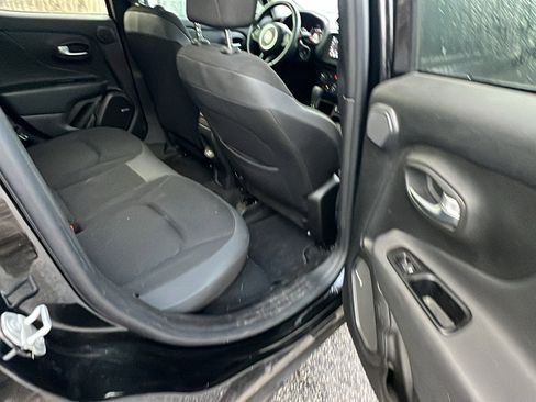 Used 2020 Jeep Renegade Altitude image 21