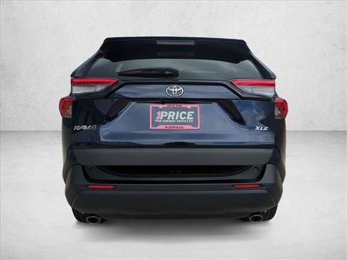 Used 2023 Toyota RAV4 XLE Premium FWD image 7