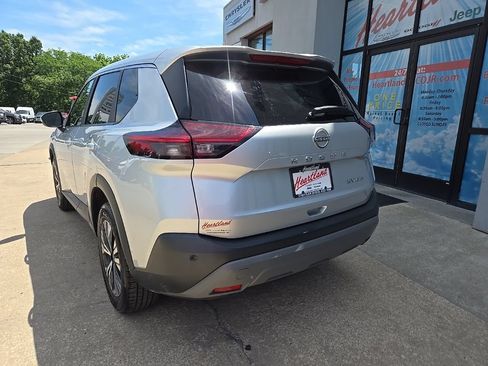 Used 2023 Nissan Rogue SV AWD/4WD image 9