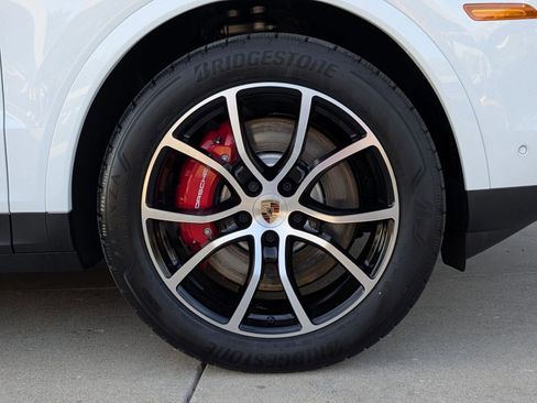 New 2026 Porsche Cayenne S image 29