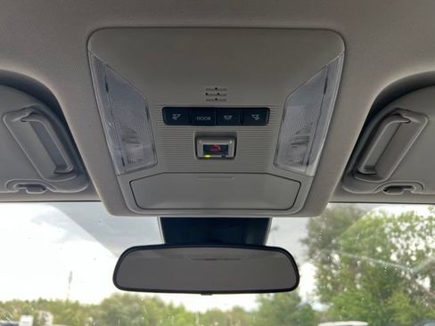 Used 2025 Toyota RAV4 XLE FWD image 23