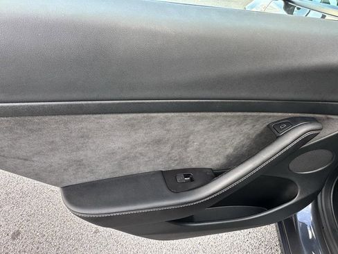 Used 2023 Tesla Model 3 Standard Range image 23