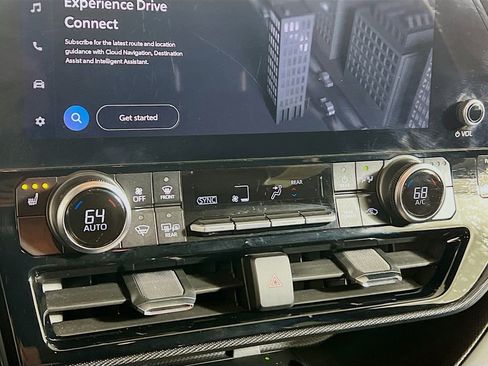 Certified 2025 Toyota Highlander XSE image 15