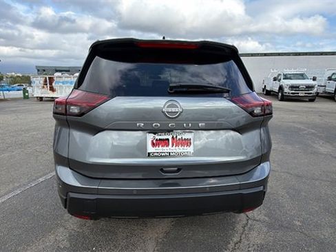 New 2026 Nissan Rogue S image 5