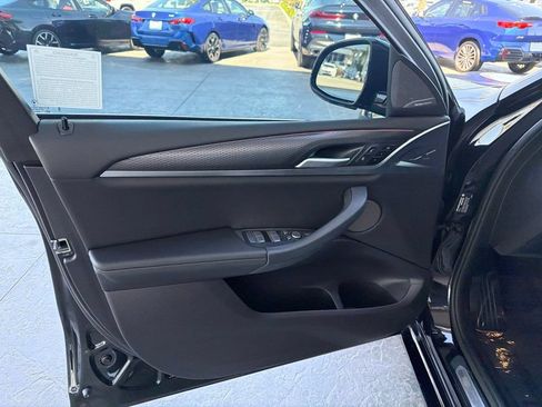 Used 2024 BMW X4 xDrive30i w/ M Sport Package AWD/4WD image 8