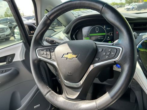 Used 2017 Chevrolet Bolt Premier w/ Driver Confidence II Package FWD image 8