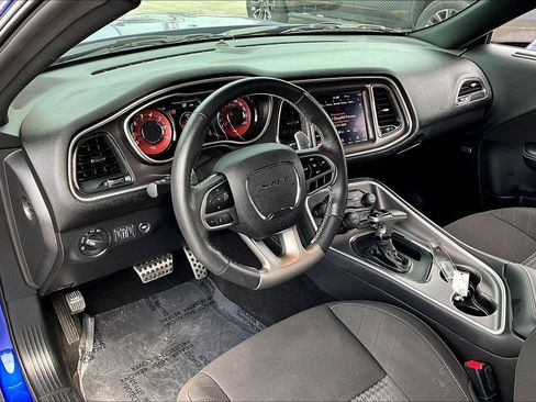 Used 2022 Dodge Challenger SRT Hellcat w/ SRT Black Package RWD image 5