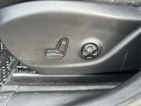 Used 2019 Jeep Cherokee Latitude Plus image 34