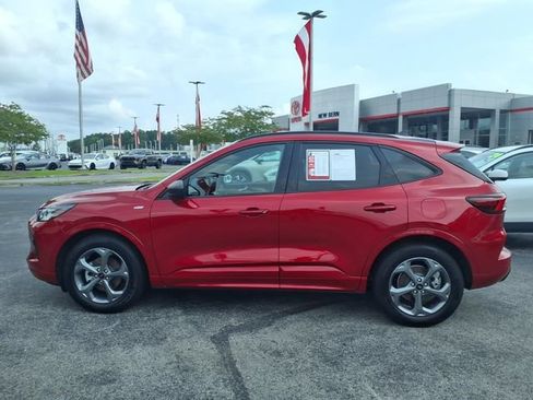 Used 2024 Ford Escape ST-Line w/ Tech Pack #1 FWD image 3