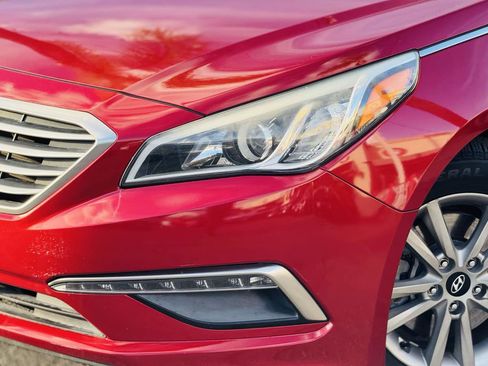 Used 2015 Hyundai Sonata SE w/ Option Group 02 image 12