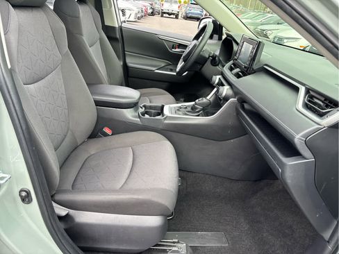 Used 2021 Toyota RAV4 XLE w/ Convenience Package image 26
