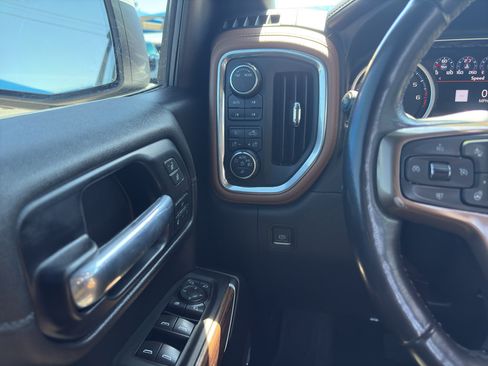 Used 2021 Chevrolet Silverado 1500 High Country w/ Technology Package AWD/4WD image 18