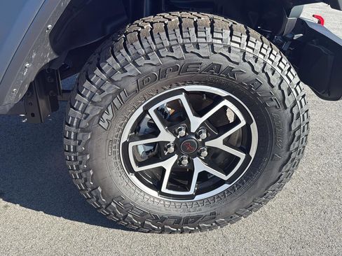 New 2025 Jeep Gladiator Rubicon image 11
