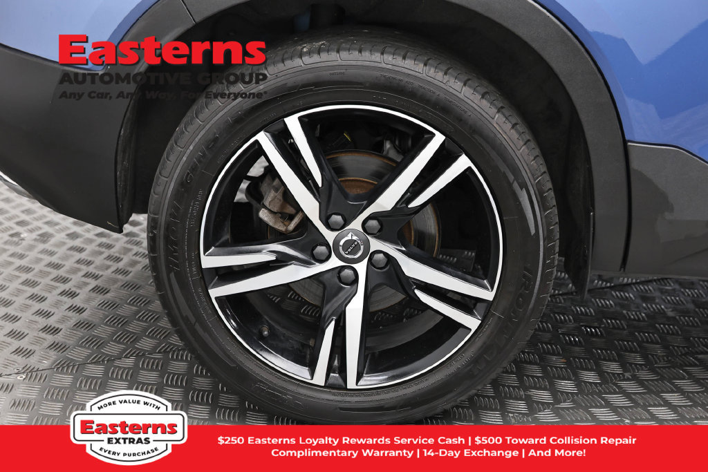 Used 2020 Volvo XC40 T5 R-Design AWD/4WD image 31