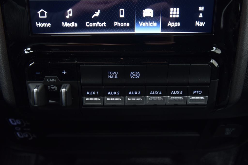 New 2026 RAM 5500 4x4 Crew Cab image 32