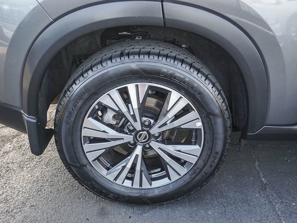 Used 2021 Nissan Rogue SV AWD/4WD image 9