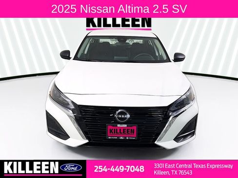 Used 2025 Nissan Altima 2.5 SV FWD image 2