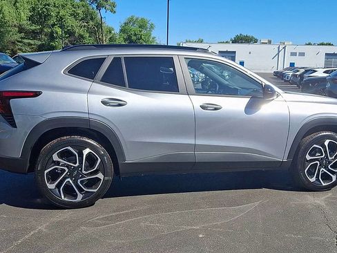 New 2026 Chevrolet Trax RS FWD image 3