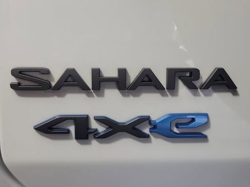 Used 2025 Jeep Wrangler Unlimited Sahara w/ Safety Group image 7