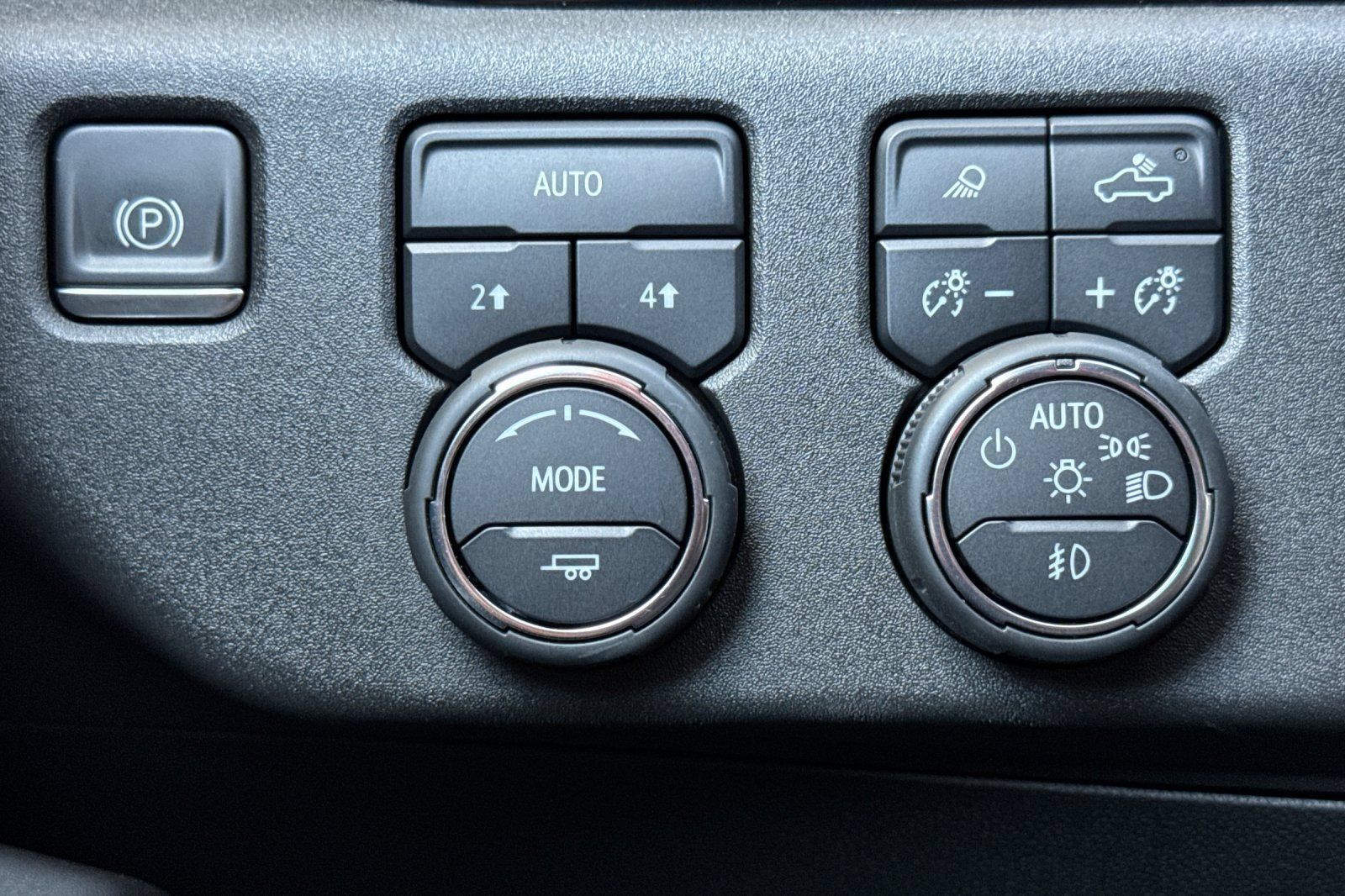 Certified 2023 Chevrolet Silverado 1500 LTZ AWD/4WD image 30