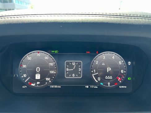 Used 2025 Land Rover Defender 90 S image 10