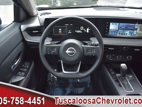 Used 2025 Nissan Kicks SV w/ Interior Electronics Package FWD image 25