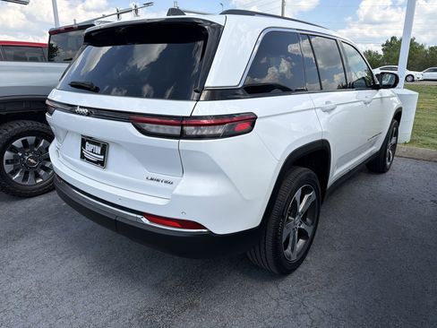 Used 2023 Jeep Grand Cherokee Limited w/ Luxury Tech Group II AWD/4WD image 9