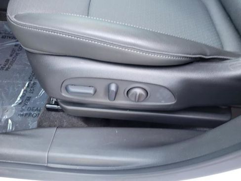 Used 2023 Buick Encore GX Preferred w/ Cold Weather Comfort Package image 16