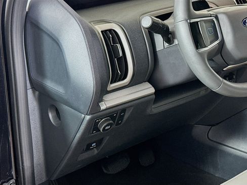 Used 2025 Ford Expedition Max Active AWD/4WD image 17