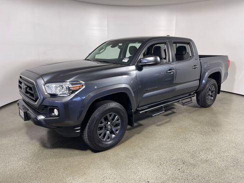 Used 2022 Toyota Tacoma SR5 RWD image 7