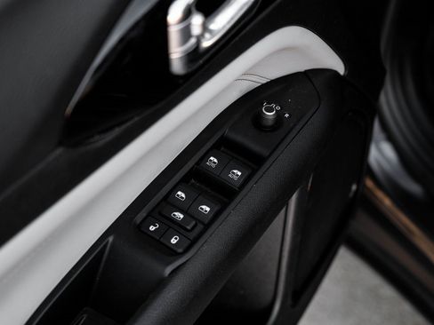 Used 2022 Jeep Compass Limited image 55