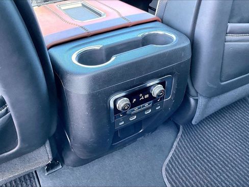 Used 2023 GMC Yukon XL Denali Ultimate image 35