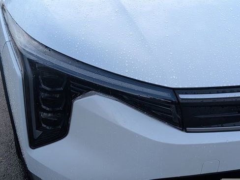 Used 2025 Kia K4 LXS image 9