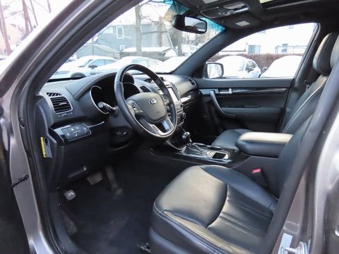 Used 2014 Kia Sorento SX w/ 3rd Row Package image 2