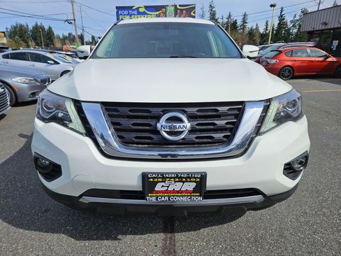 Used 2020 Nissan Pathfinder SL image 2