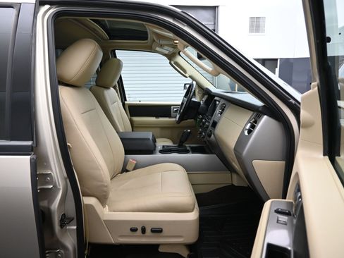 Used 2017 Ford Expedition EL XLT w/ Equipment Group 202A image 12