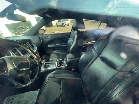 Used 2019 Dodge Charger SXT w/ Leather Interior Group image 6