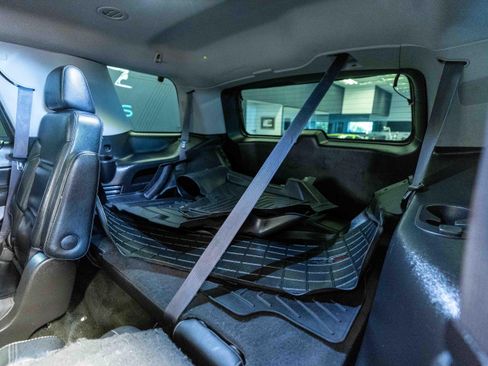 Used 2016 Chevrolet Tahoe LT w/ Luxury Package RWD image 13