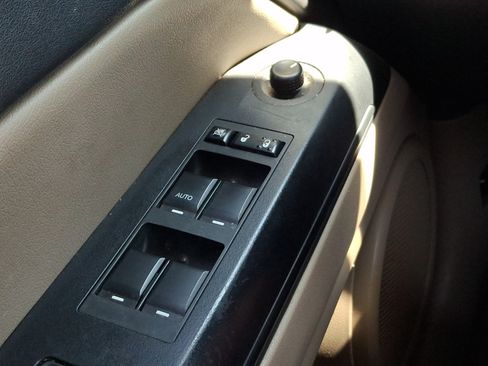 Used 2016 Jeep Patriot Latitude FWD image 25