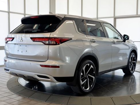 Used 2022 Mitsubishi Outlander SE AWD/4WD image 9