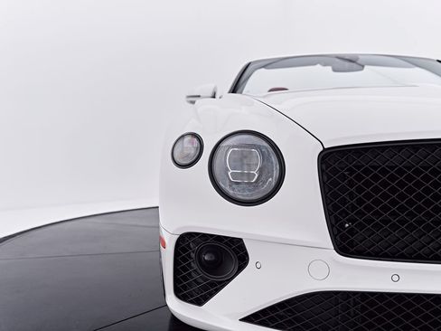 Used 2020 Bentley Continental GT AWD/4WD image 29