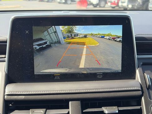 Certified 2022 Chevrolet Suburban Z71 AWD/4WD image 19