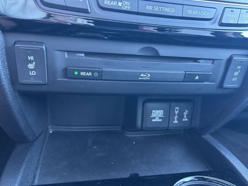 Used 2017 Honda Pilot Touring image 48