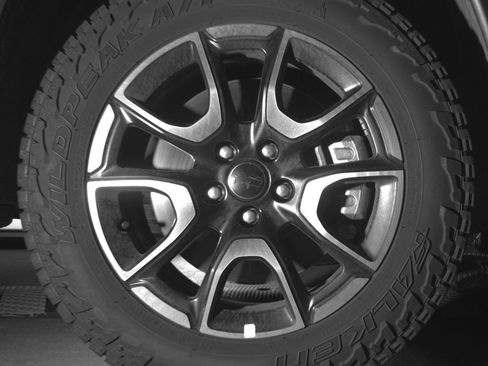 Used 2025 Jeep Compass Trailhawk image 13