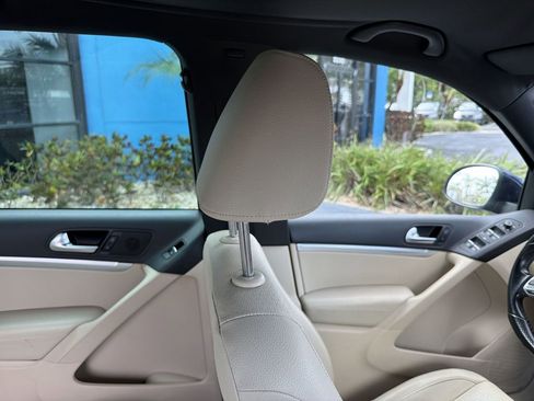 Used 2016 Volkswagen Tiguan R-Line image 16