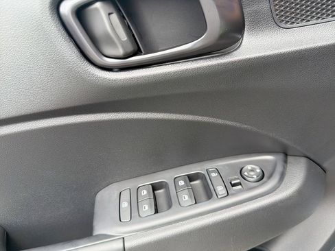 Certified 2026 Hyundai Venue SEL FWD image 15