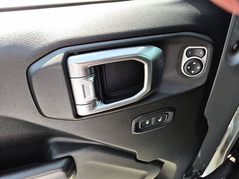 Used 2019 Jeep Wrangler Unlimited Sport S AWD/4WD image 13