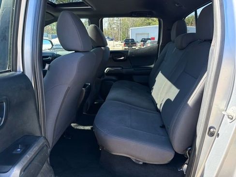 Used 2017 Toyota Tacoma TRD Off-Road w/ Premium & Technology Package image 26