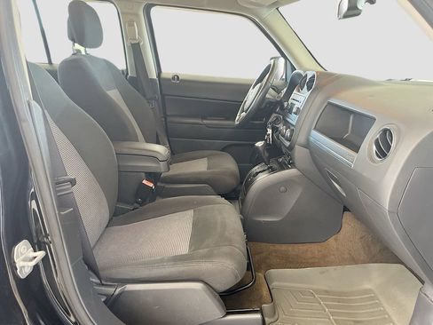 Used 2017 Jeep Patriot Latitude FWD image 25
